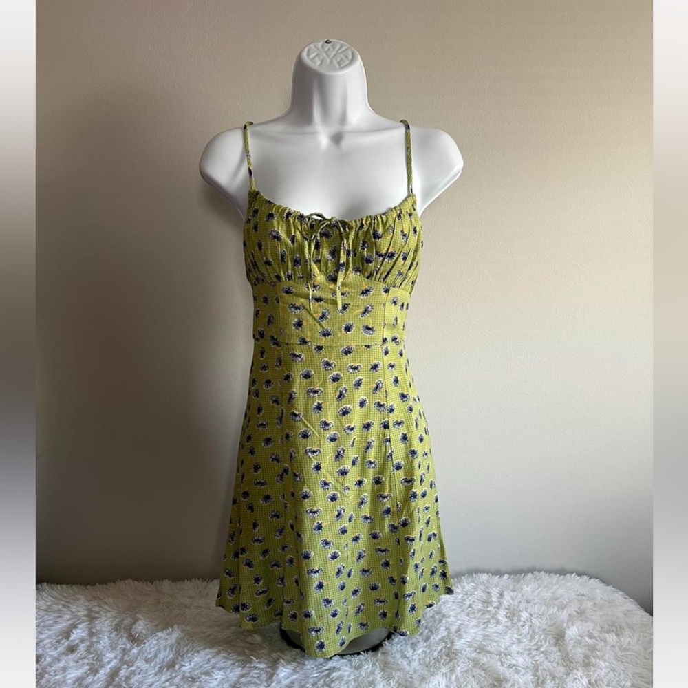 Urban Outfitters smocked floral mini dress - size xs